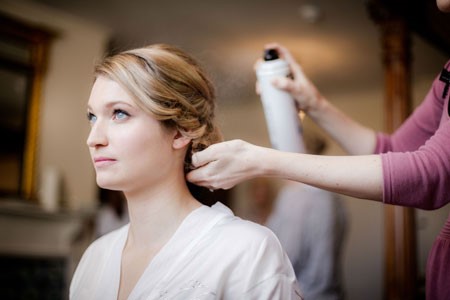 How to Choose the Best Hairdresser for your Wedding?